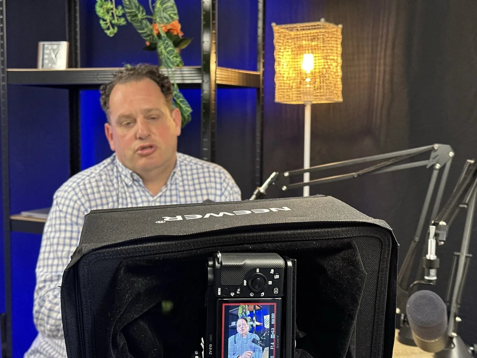 Grabación con teleprompter en A0Studios